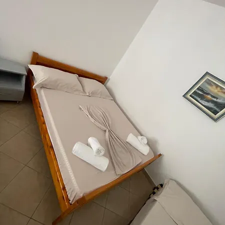 Ares Hotel